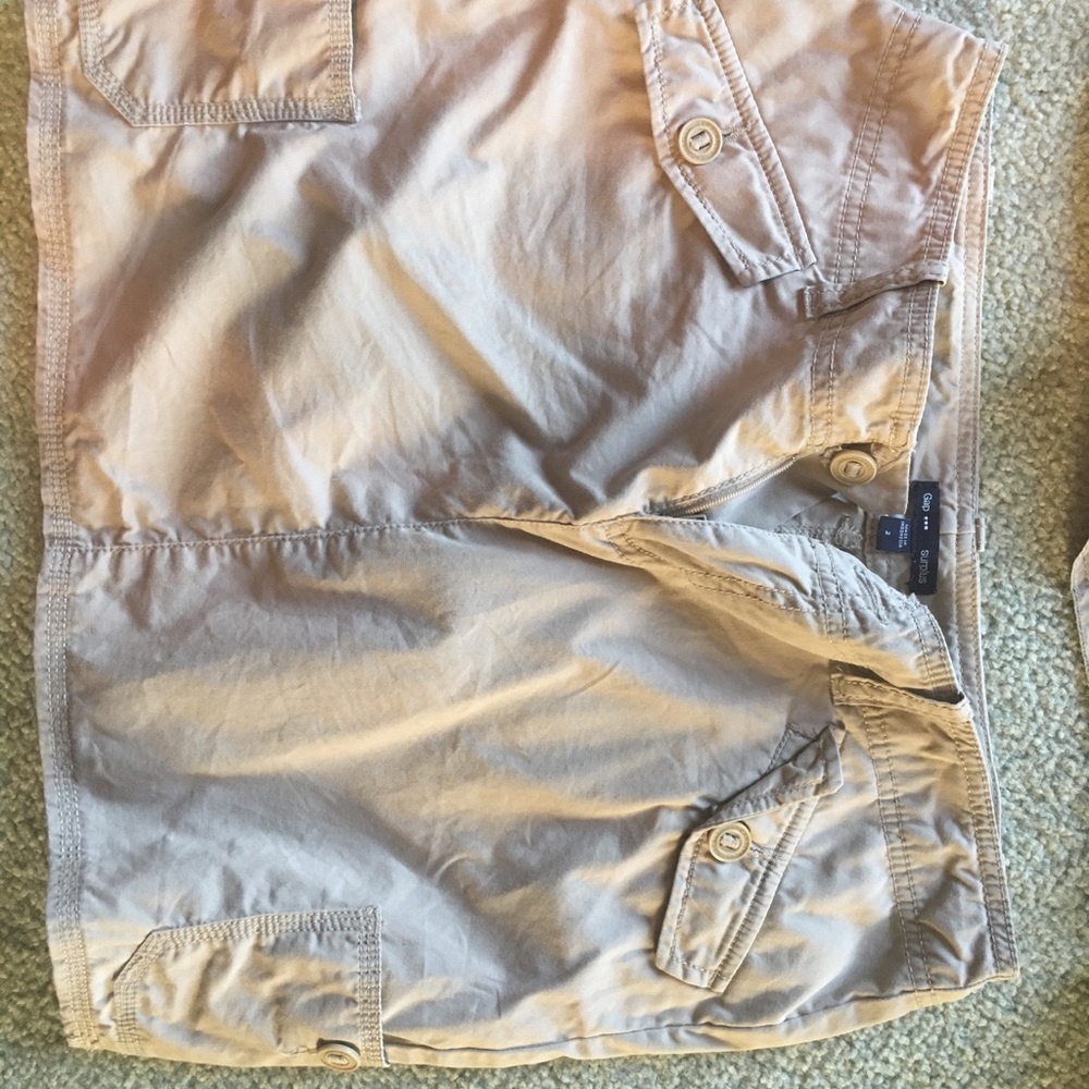 Gap skirt